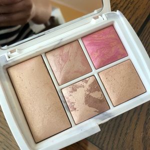 Hourglass Ambient ✨ lighting edit-surreal light.